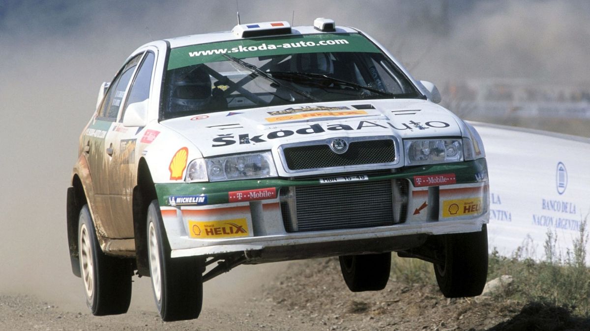 Kolem roku 2000 zažívalo WRC zlatou éru se sedmi značkami: Pojďme si nostalgicky pobrečet u Octavie nebo úchvatného Focusu WRC